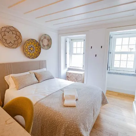 New Lisbon Center Apartment-3